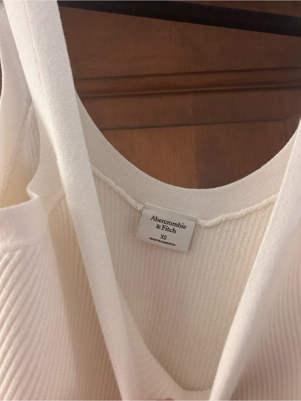 Abercrombie Women’s White Knit Tank - Picture 2 of 4